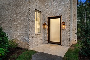 Exterior detail - The Nook/ Private Luxury Retreat in Gated Woodland Community (Tomball)
