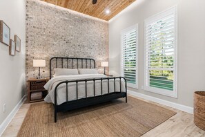 Room - The Nook/ Private Luxury Retreat in Gated Woodland Community (Tomball)