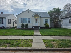 Exterior - Little Yellow House on 7th
Louisville KY - North (Jeffersonville)