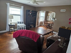 Living area - Little Yellow House on 7th
Louisville KY - North (Jeffersonville)