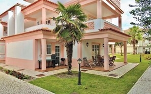 Terrace/patio - All-In apartment 3 bedrooms/2 bathrooms with garden in Luxury Resort - Praia D'El Rey (Amoreira)