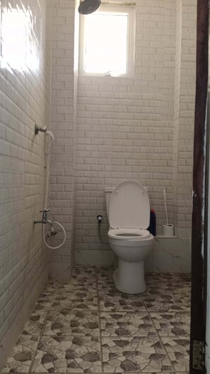 Bidet, håndklæder, Sæbe, Toiletpapir