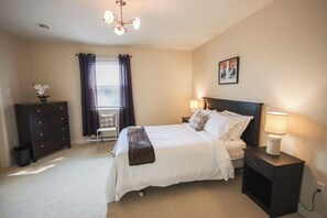3 bedrooms, desk, iron/ironing board, free WiFi