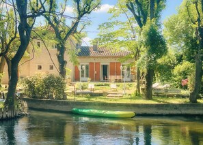 Exterior - Villa Alba, house with private access to the river, swimming and canoes (L'Isle-sur-la-Sorgue)