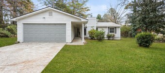 Spacious 3bedroom, 2bath located in Jonesboro/mins to ATL Airport & Atlanta City
