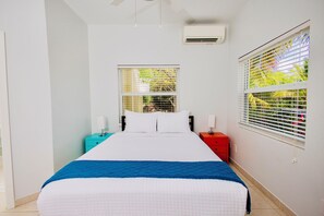 2 bedrooms, iron/ironing board, WiFi, bed sheets - Cozy home/Pool/Volleyball court/ near the beach (Providenciales)