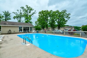 Pool - Stunning Lake Views at Indian Pointe! (Osage Beach)