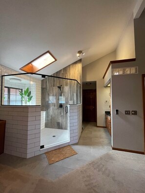 Hair dryer, towels - Lake of the Ozarks Hotspot! Main Channel Views! (Adair Township)