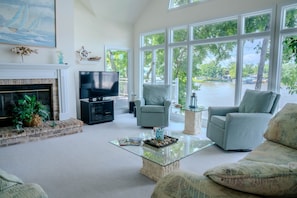 Living area - Your Perfect LOZ Getaway! (Pawhuska Township)