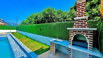 Familienvilla, eigener Pool, Poolblick | Terrasse/Patio