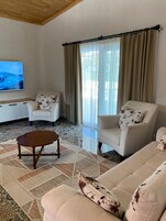 Villa familiar, piscina privada, vistas a la piscina | Zona de estar
