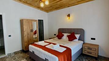 Familienvilla, eigener Pool, Poolblick