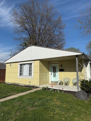 Exterior - Historic 2 Bed Lustron Home in Speedway - Walking distance to IMS (Indianapolis)