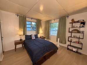 Room - Historic 2 Bed Lustron Home in Speedway - Walking distance to IMS (Indianapolis)