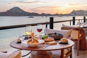 Outdoor dining - Your Family’s Perfect Escape Begins at Villa del Palmar Resort Cabo, San Lucas (Cabo San Lucas)