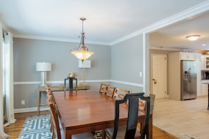 Dining - Spacious 6BR w/ Firepit, Porch, Prime Location (High Point)