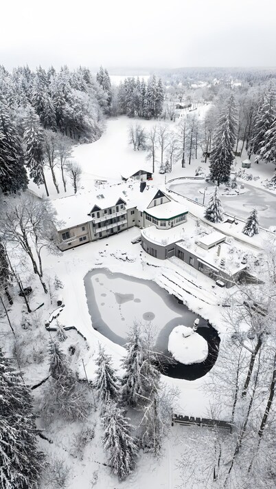 Apartment in A Hotel 'Pensionszimmer 24 Qm Mit Balkon (copy)' with Shared Garden, Balcony and Wi-Fi