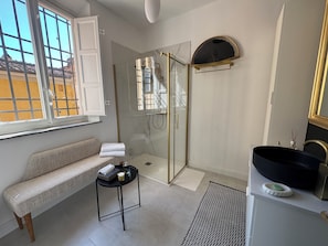 Bathroom - Vrbo Property (Lucca)