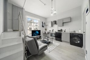 Apartment, 1 Double Bed with Sofa bed | Interior - CLG Apartments (London)
