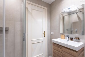 Apartment | Bathroom - Alberico II Apartment (Rome)