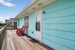 Terrace/patio - Unit A/B/C Walk to Beach/Intercoastal/Fishing Pier (Holly Ridge)