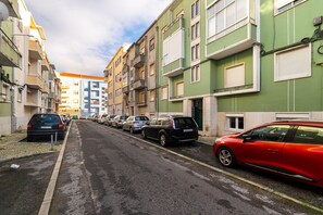 Property grounds - Queluz Scarlatti Stay with Patio | 4 Guests (Queluz)