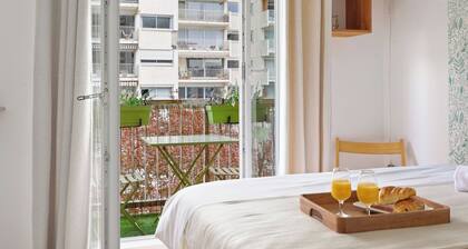 Charming 2BR Flat Near Eiffel Tower & Invalides