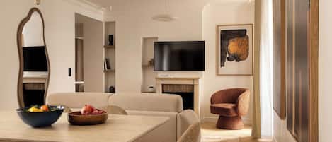 Apartment | Dining