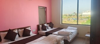 DK HOTEL & RESTORENT
