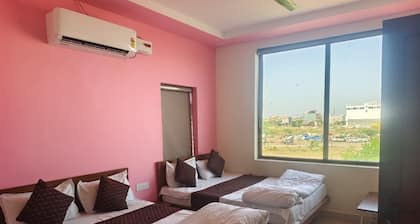 DK HOTEL & RESTORENT