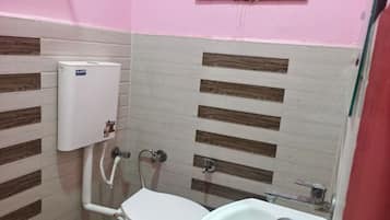 Classic Room | Bathroom