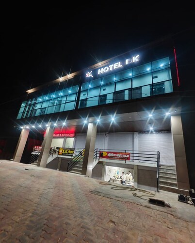 DK HOTEL & RESTORENT