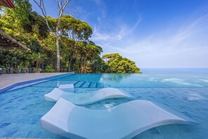 Utomhuspool