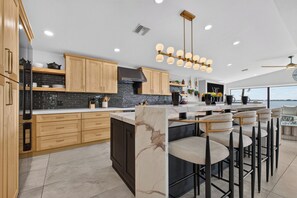 Private kitchen - VRCC Villa Pura Vida (Cape Coral)
