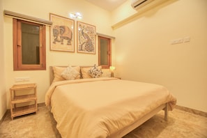 2 bedrooms, WiFi, bed sheets