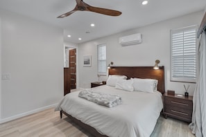 2 bedrooms, desk, iron/ironing board, travel cot - Sunset House: 2BR Hilltop Home with Views + Lux Baths; Beaches, Safari Park (Vista)