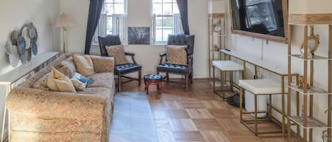 House, 2 Bedrooms | Living area