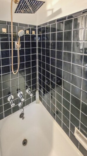 House, 2 Bedrooms | Bathroom - Belleview (Alexandria)