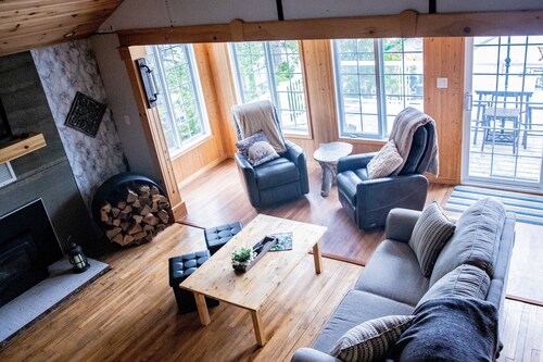 Remi Lake Escape. A four season lake front cottage.