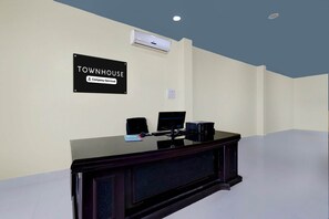 Lobby - DeluxeHotel Santosh Palace (Prayagraj)