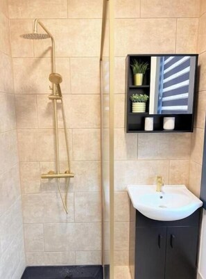 Dusche, Haartrockner, Seife