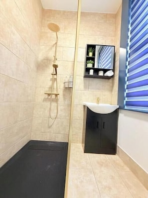 Dusche, Haartrockner, Seife