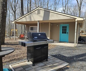 Terrace/patio - Charming Pocono Bungalow with Firepit, Grill, Outdoor seating, Walk to Lake (Pocono Lake)