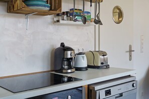 Refrigerador, horno, parrilla de estufa y lavavajillas 