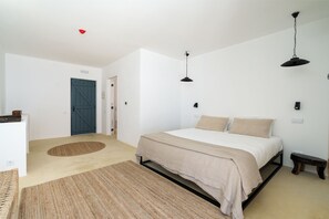 Room - UMA CASA RURAL is a true Algarvian village with independent Suite (Faro)