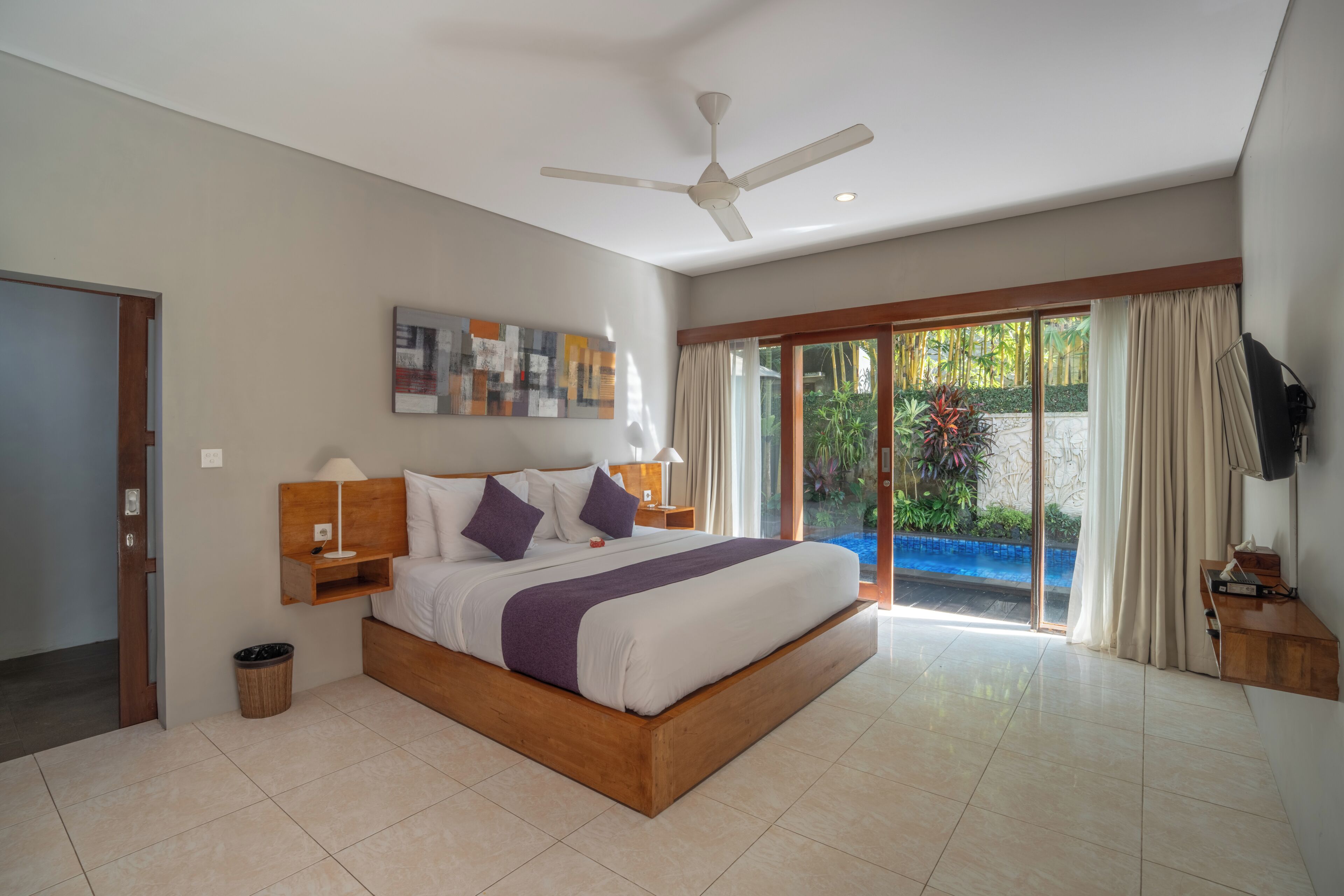 Egyptian cotton sheets, premium bedding, pillow-top beds, minibar