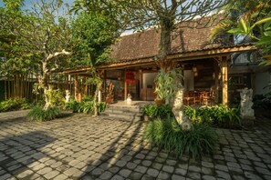 Terrace/patio - Sativa Luxury Villas Ubud (Ubud)