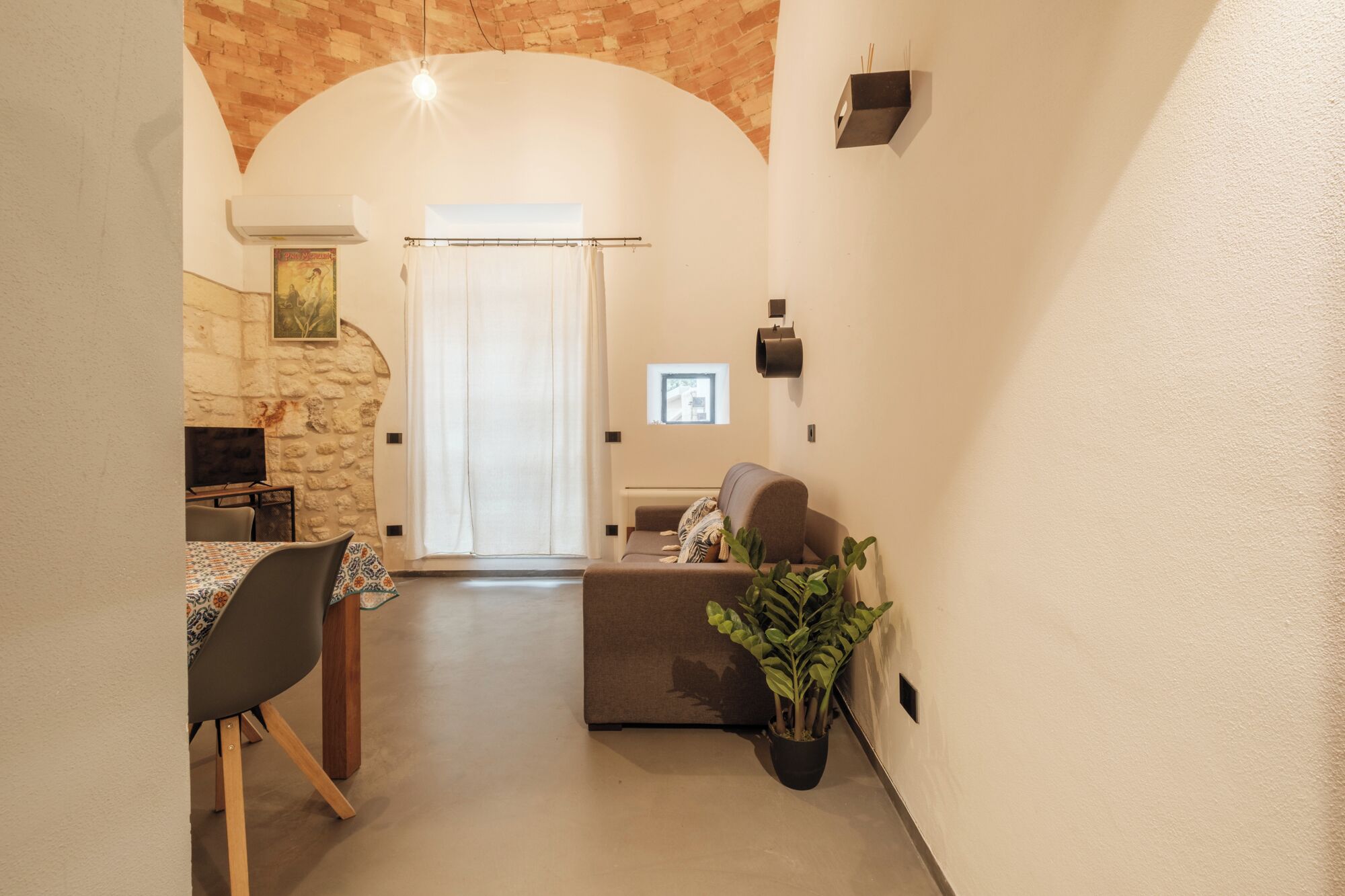 Family Studio Suite, Garden View | Living area