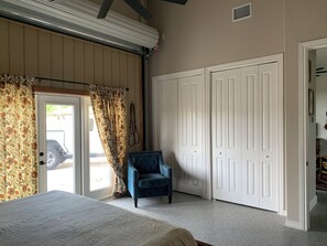 2 chambres, fer et planche à repasser, draps fournis