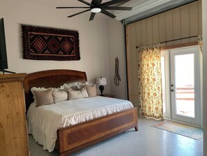 2 bedrooms, iron/ironing board, bed sheets - Brooks Barndo (Boerne)